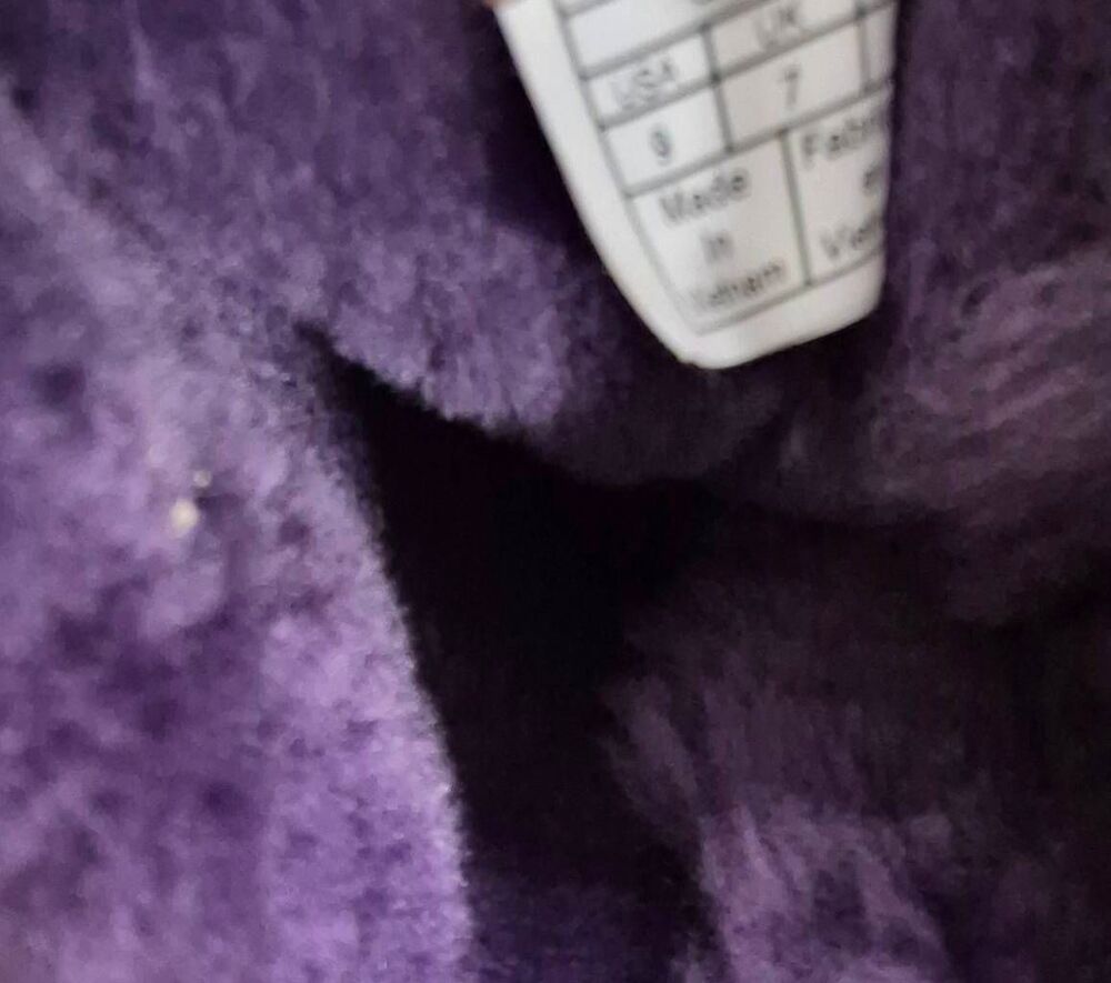 UGG - Picture 10 of 14